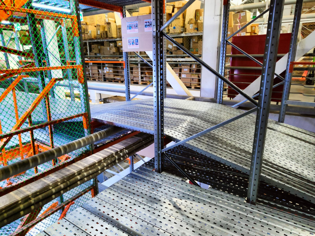 mezonin-na-baze-palletnyh-stellazhej (1).jpeg