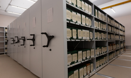 Стеллаж мобильный архивный двусторонний 2045*2092*640, 2х-секционный от компании Абсолют