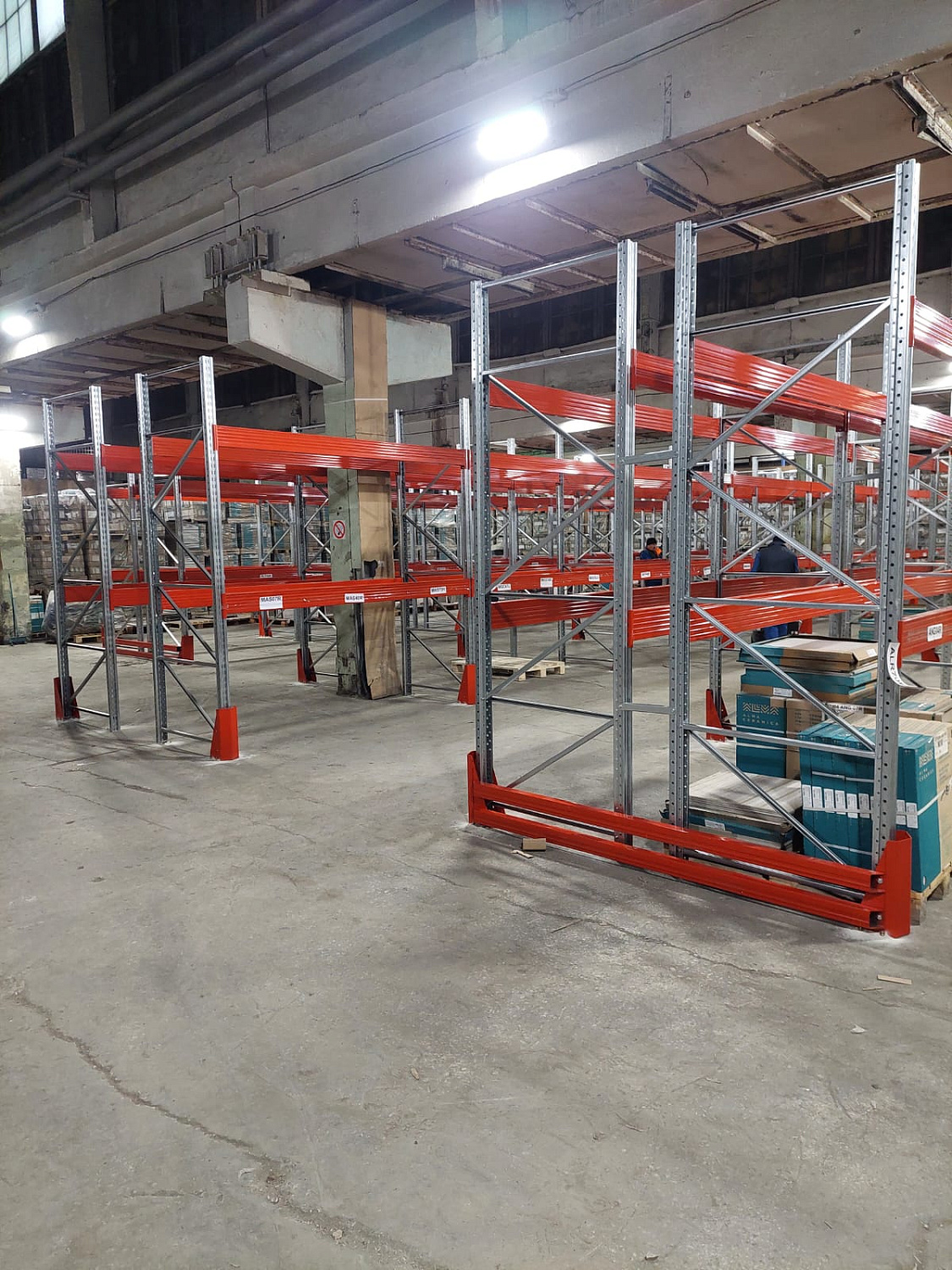 Обустройство склада паллетными стеллажами Обустройство склада паллетными стеллажами