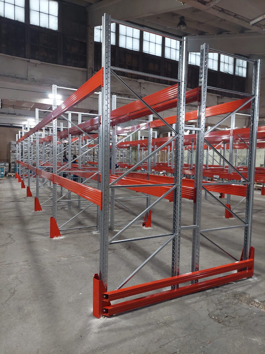 Обустройство склада паллетными стеллажами Обустройство склада паллетными стеллажами